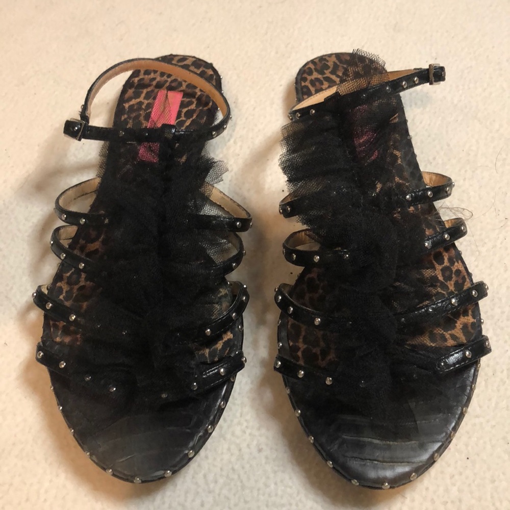 Shoes - Picture 2 of 6